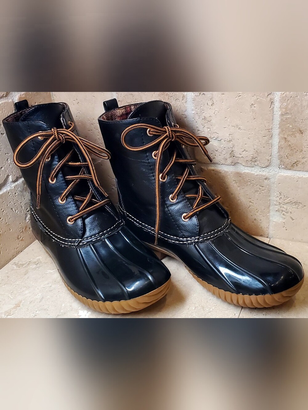 Wild Diva Black Leather & Waterproof Duck Boots with Brown Laces Size 7.5